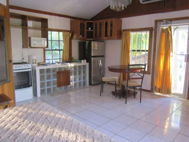 Imagen de la habitación del Hotel Coconut Tree West Bay. Foto 14