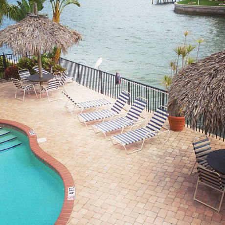 Imagen de los exteriores del Hotel Coconut Villas Of Dunedin. Foto 7