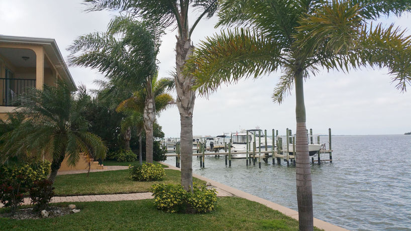 Imagen de los interiores del Hotel Coconut Villas Of Dunedin. Foto 12