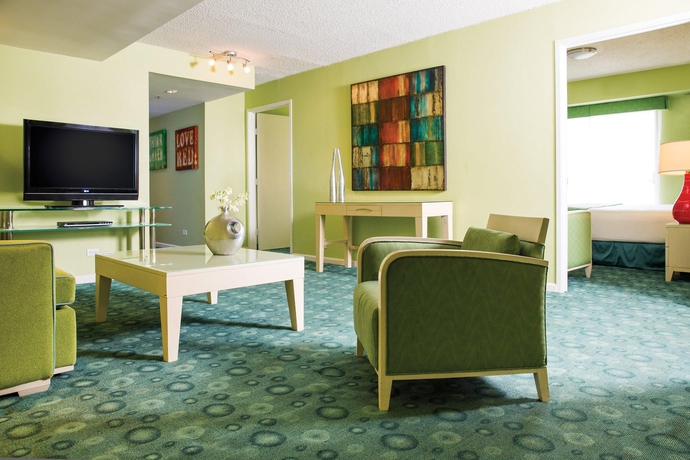 Imagen de la habitación del Hotel Coconut Waikiki. Foto 4