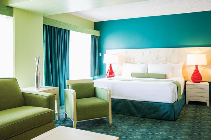 Imagen de la habitación del Hotel Coconut Waikiki. Foto 7