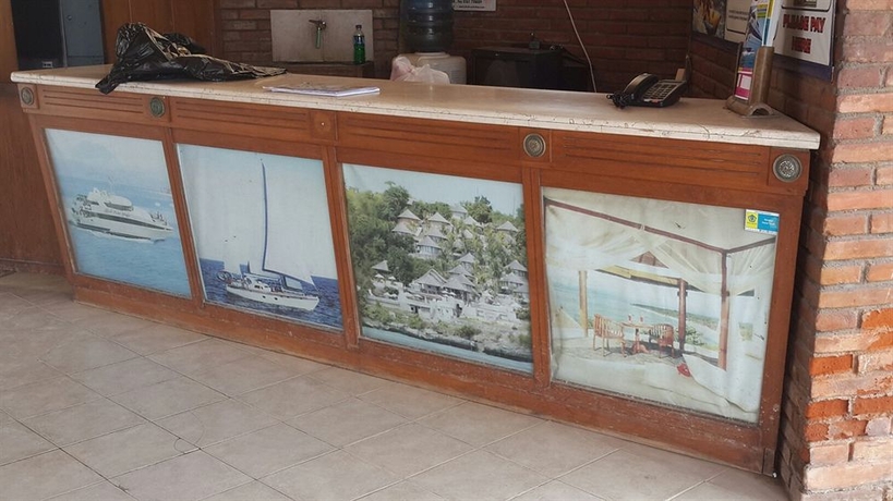 Imagen de los interiores del Hotel Coconuts Beach Resort. Foto 11