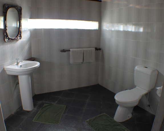 Imagen de la habitación del Hotel Coconuts Beach Resort. Foto 6