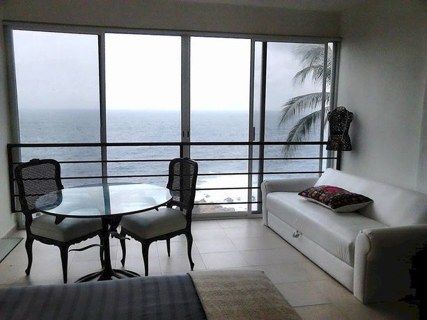 Imagen de la piscina del Hotel Cocos Camp. Foto 13