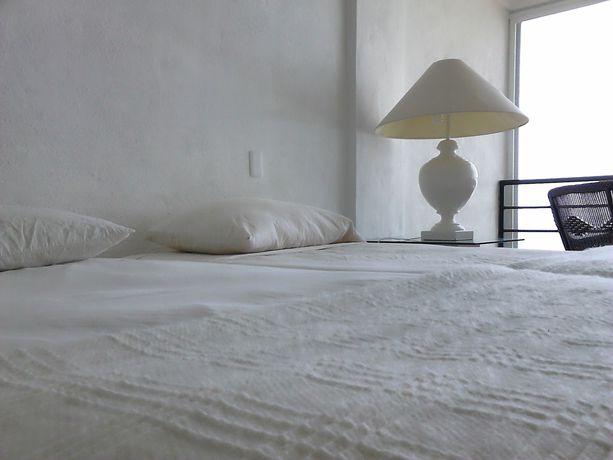 Imagen de la piscina del Hotel Cocos Camp. Foto 16