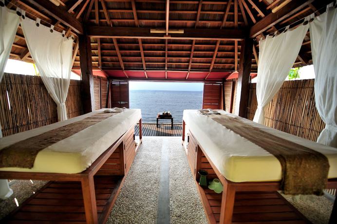 Imagen de los interiores del Hotel Cocotinos Manado A Boutique Dive Resort and Spa. Foto 9