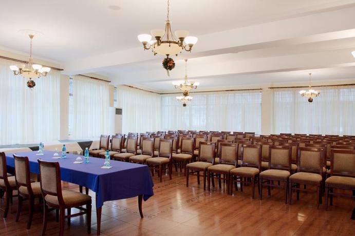 Imagen de los interiores del Hotel Codrisor. Foto 16