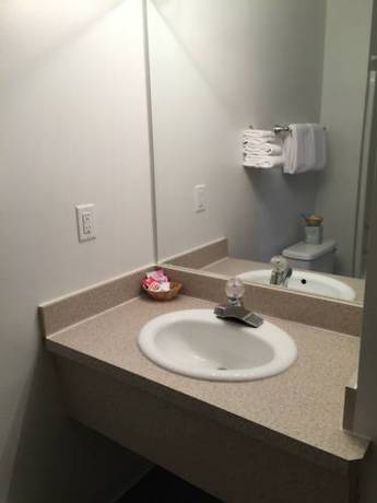 Imagen de la habitación del Hotel Cody Holiday Lodge. Foto 5