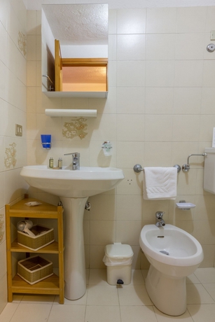 Imagen de la habitación del Hotel Coeur du Village. Foto 10