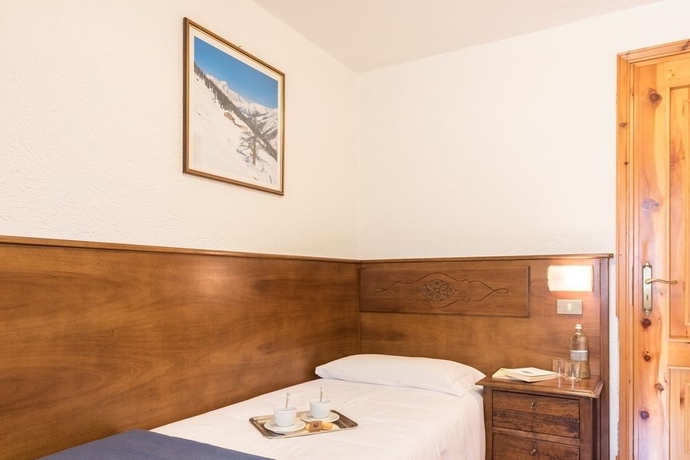 Imagen de la habitación del Hotel Coeur du Village. Foto 11