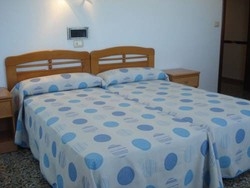 Imagen de la habitación del Hotel Cogullada. Foto 12