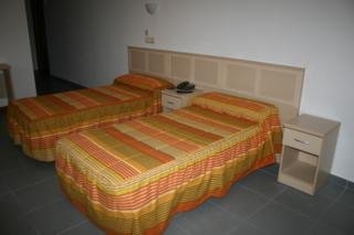 Imagen de la habitación del Hotel Cogullada. Foto 18