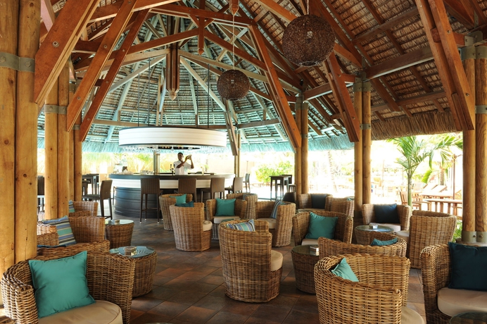 Imagen del bar/restaurante del Hotel Coin De Mire Attitude. Foto 4