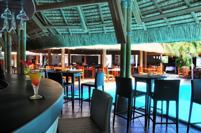 Imagen de la piscina del Hotel Coin De Mire Attitude. Foto 13