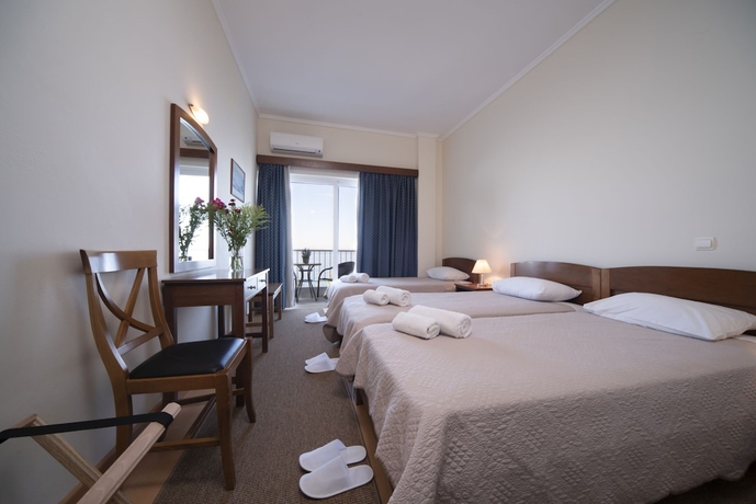Imagen de la habitación del Hotel Cokkinis. Foto 17
