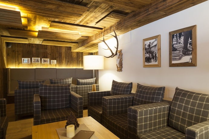 Imagen de los interiores del Hotel Col Alto. Foto 18