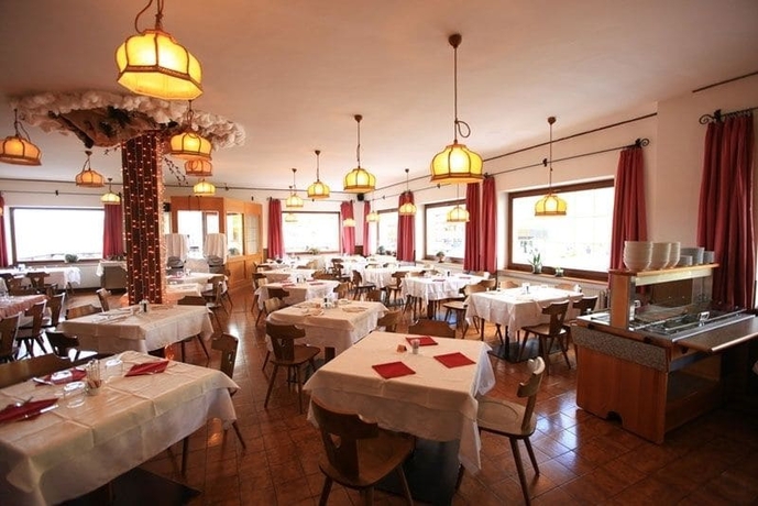 Imagen del bar/restaurante del Hotel Col Di Lana. Foto 3