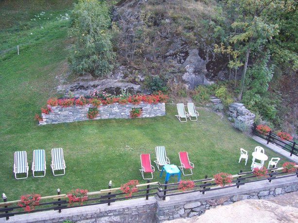 Imagen de los exteriores del Hotel Col Du Mont. Foto 16