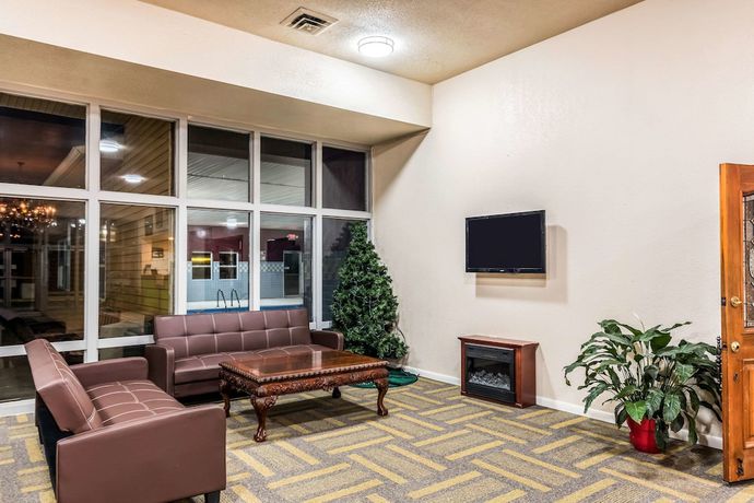 Imagen de los interiores del Hotel Colby Inn and Suites. Foto 17