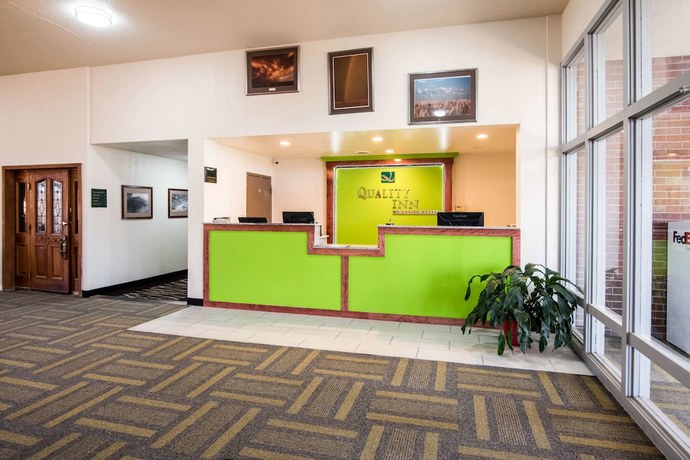 Imagen de los interiores del Hotel Colby Inn and Suites. Foto 19