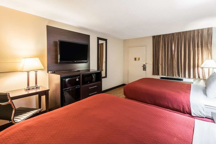 Imagen de la habitación del Hotel Colby Inn and Suites. Foto 12