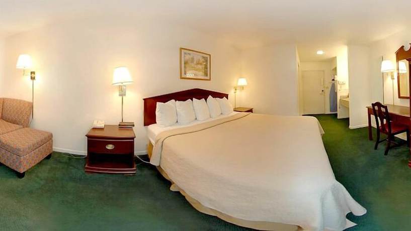 Imagen de la habitación del Hotel Colby Inn and Suites. Foto 14