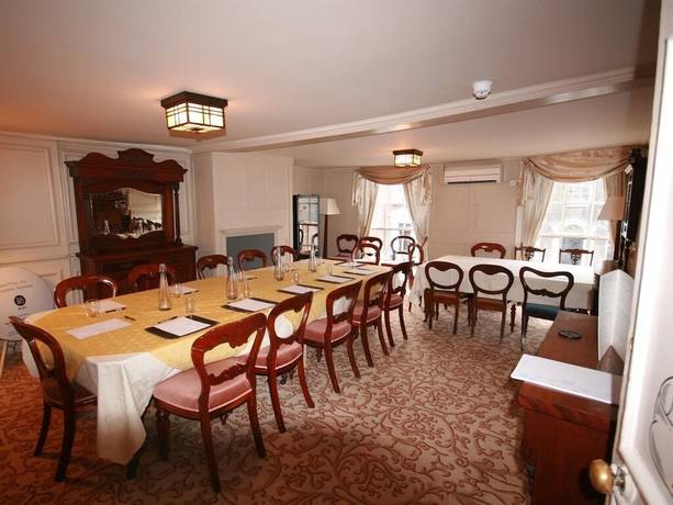 Imagen de los interiores del Hotel Colchester Boutique. Foto 13