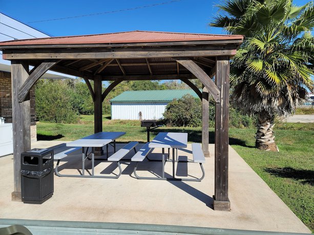 Imagen de los exteriores del Hotel Coldspring Inn. Foto 14