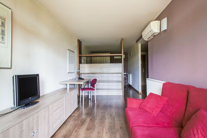 Imagen general del Hotel Colegio Mayor Hern&aacute;n Cort&eacute;s (centro Adscrito A La Reaj). Foto 4