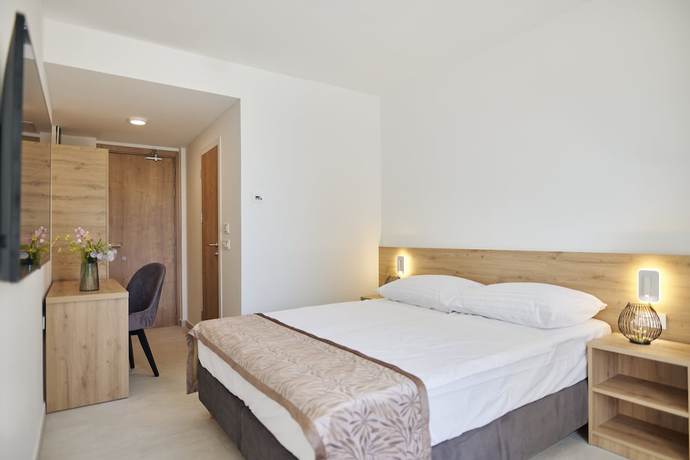 Imagen de la habitación del Hotel Colentum Resort Murter. Foto 12