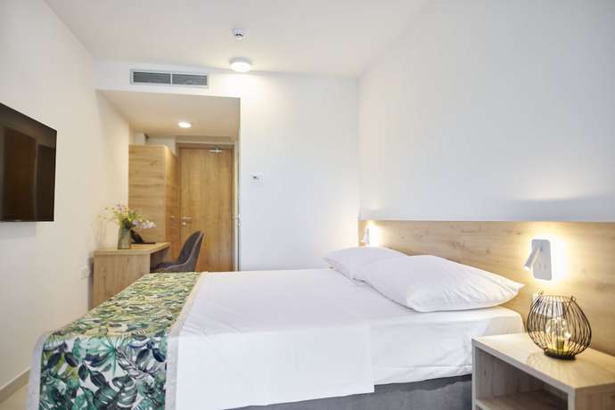 Imagen de la habitación del Hotel Colentum Resort Murter. Foto 18