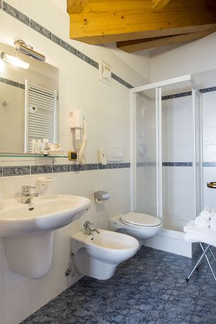 Imagen de la habitación del Hotel Colfosco. Foto 4