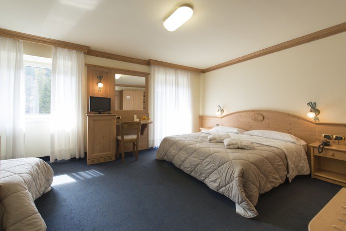 Imagen de la habitación del Hotel Colfosco. Foto 16