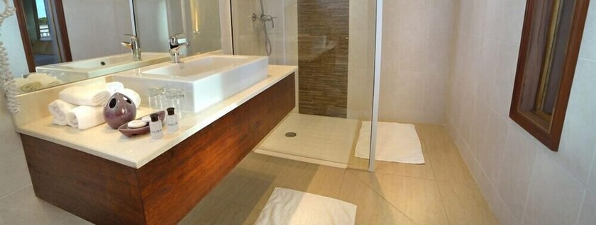 Imagen de la habitación del Hotel Colibri, Kon&eacute;. Foto 20