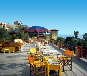 Imagen de los exteriores del Hotel Colibrì, FINALE LIGURE. Foto 7
