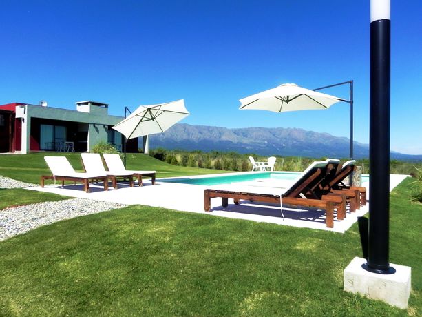 Imagen de la piscina del Hotel Colinas De Nono - Premium Suites. Foto 18