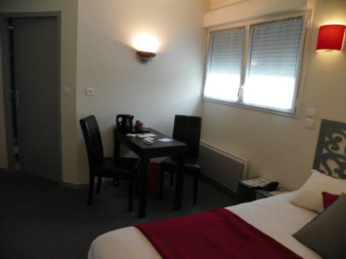 Imagen de la habitación del Hotel Colinette. Foto 16