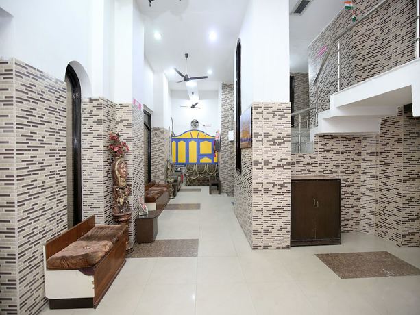 Imagen de los interiores del Hotel Collection O 12986 The Red. Foto 14