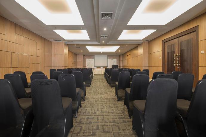 Imagen de los interiores del Hotel Collection O 19 Grand Malebu Makassar. Foto 8