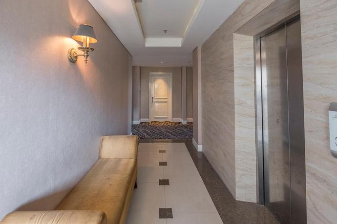 Imagen de los interiores del Hotel Collection O 19 Grand Malebu Makassar. Foto 12