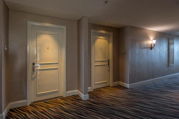 Imagen de los interiores del Hotel Collection O 19 Grand Malebu Makassar. Foto 13