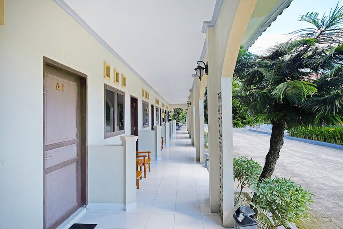Imagen de los interiores del Hotel Collection O 91046 Remaja Indah Masamba. Foto 17