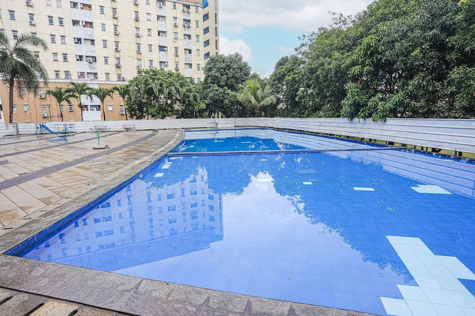 Imagen de la piscina del Hotel Collection O 93646 Grand Property By. Foto 18