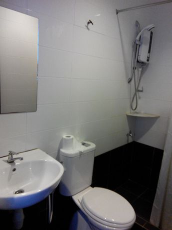 Imagen del bar/restaurante del Hotel Collection O KLIA. Foto 3