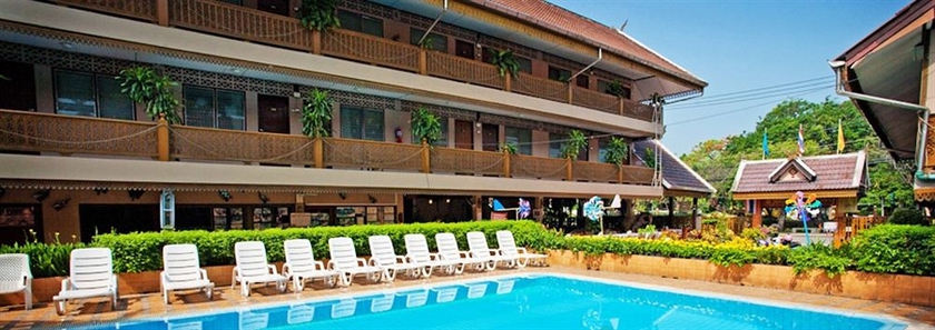 Imagen de la piscina del Hotel Collection O Lai Thai Guesthouse. Foto 9