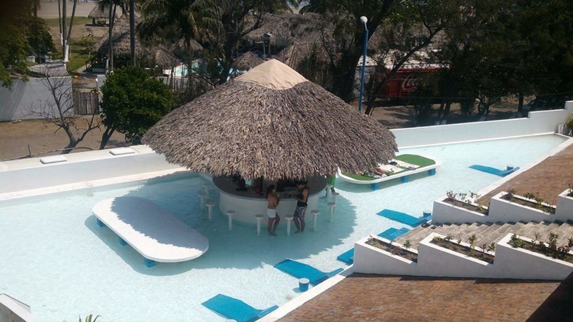 Imagen de la piscina del Hotel Collection O Mocambo, Boca Del R&iacute;o. Foto 10