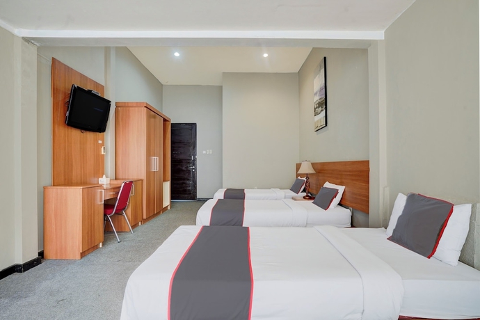 Imagen de la habitación del Hotel Collection O Padang near Mesjid Raya Syekh Ahmad Al-Minangkabawi formerly Surya Palace. Foto 11