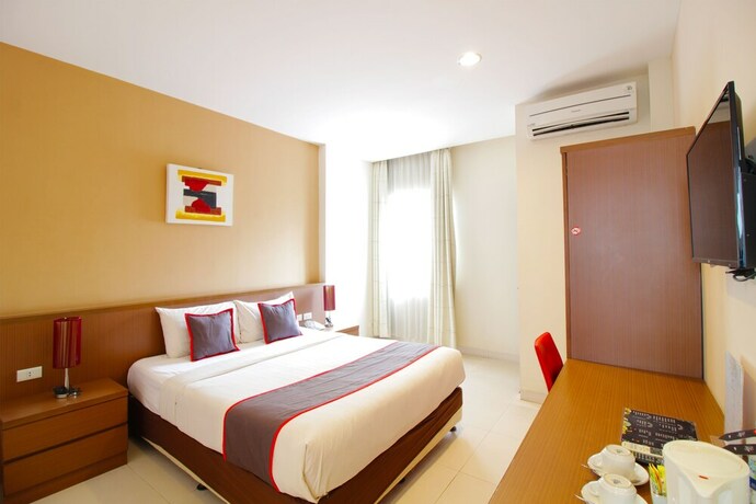 Imagen de la habitación del Hotel Collection O Pasteur Near Paris Van Java Mall Formerly Sweet Karina. Foto 5