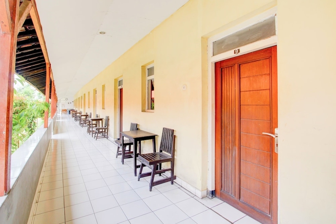 Imagen de los interiores del Hotel Collection O Stasiun Pekalongan Near Stasiun Kereta Api Formerly Indah. Foto 11