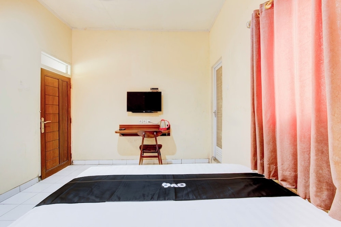 Imagen de la habitación del Hotel Collection O Stasiun Pekalongan Near Stasiun Kereta Api Formerly Indah. Foto 6